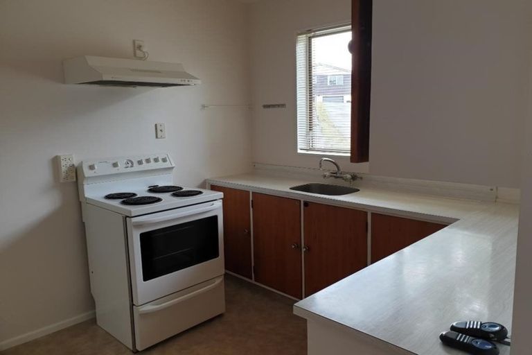 Photo of property in 62b Baylands Drive, Newlands, Wellington, 6037