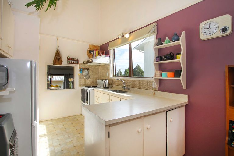 Photo of property in 2/39 Brunton Place, Glenfield, Auckland, 0629