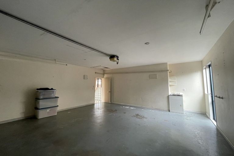 Photo of property in 9 Fearnley Grove, Albany, Auckland, 0632