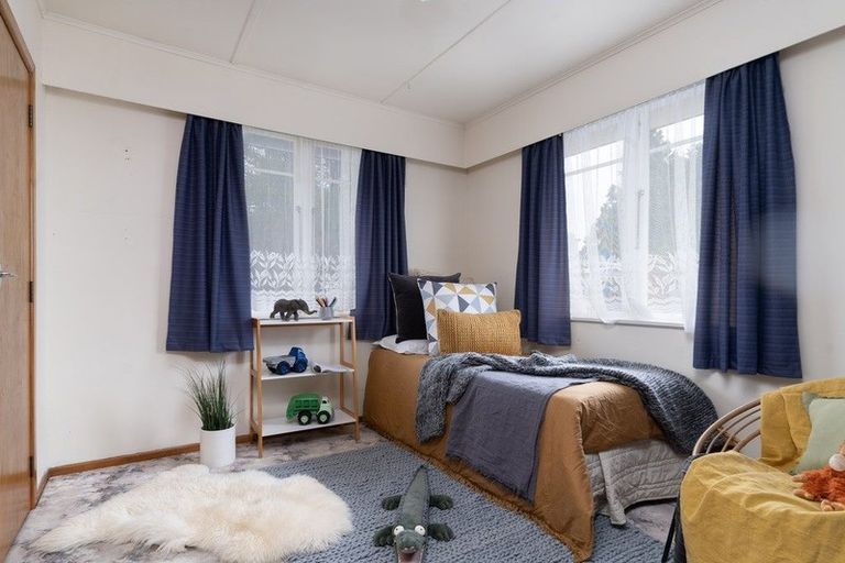 Photo of property in 16 Fergusson Street, Solway, Masterton, 5810