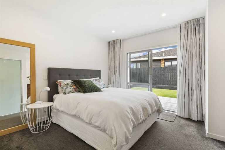 Photo of property in 75a Shakespeare Road, Milford, Auckland, 0620