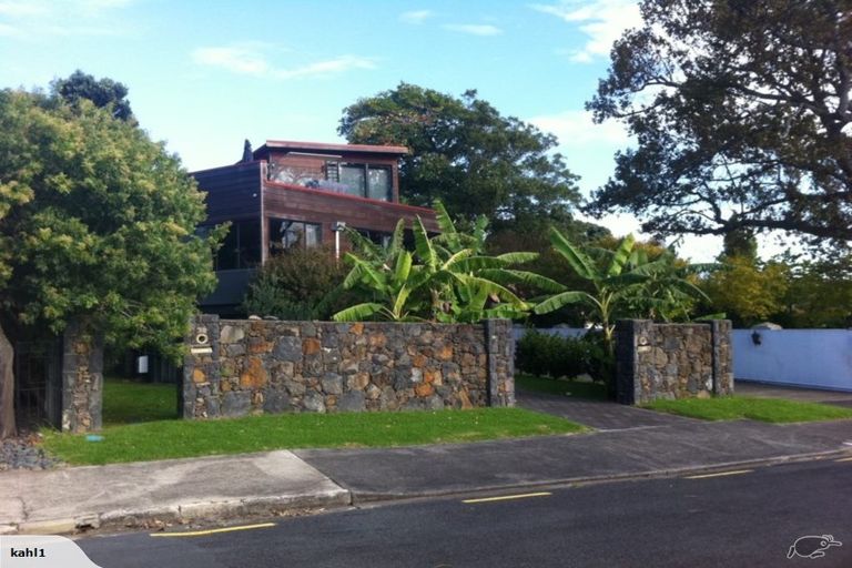 Photo of property in 1a Norwood Road, Bayswater, Auckland, 0622