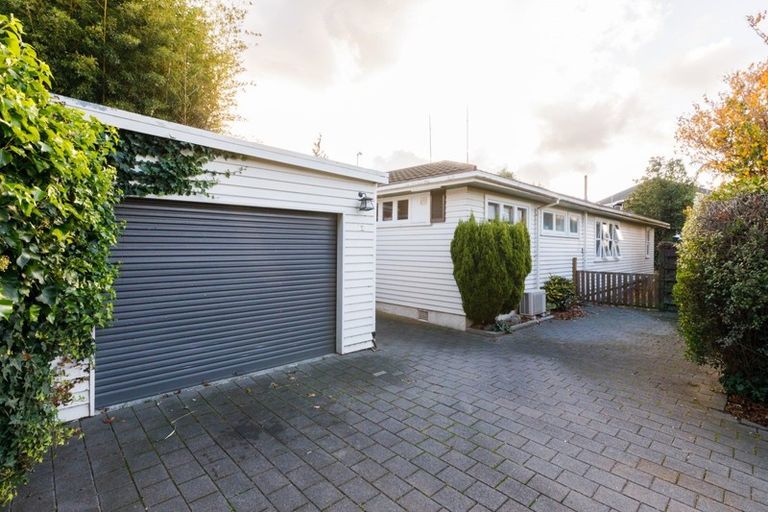 Photo of property in 23 Pahiatua Street, Hokowhitu, Palmerston North, 4410