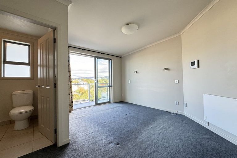 Photo of property in 52d Mandalay Terrace, Khandallah, Wellington, 6035