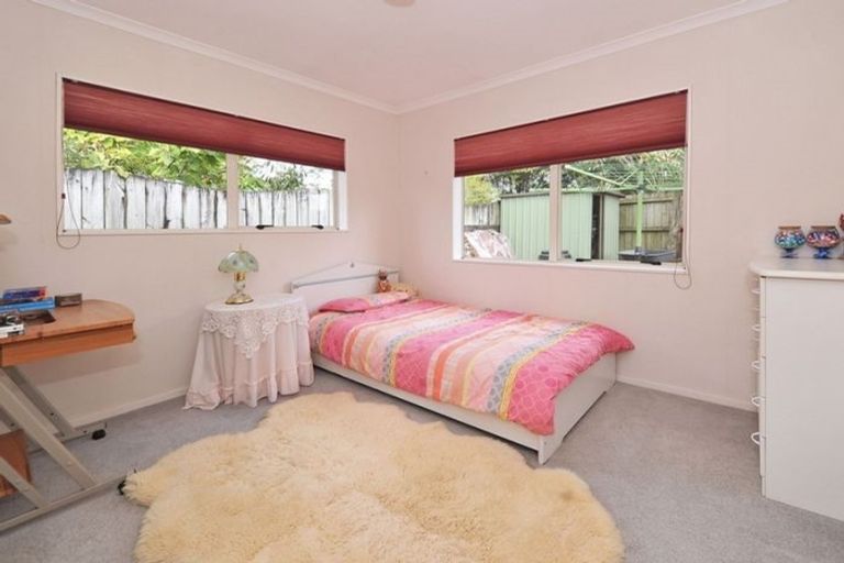 Photo of property in 12 Linicro Place, Wattle Downs, Auckland, 2103
