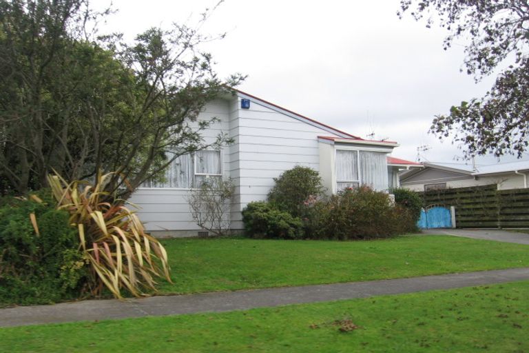 Photo of property in 18 Hillcrest Drive, Kelvin Grove, Palmerston North, 4414