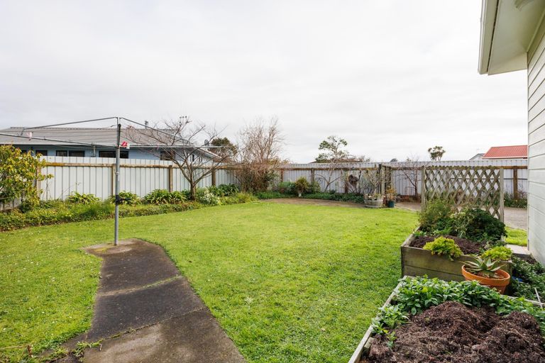 Photo of property in 26 Peppertree Glade, Kelvin Grove, Palmerston North, 4414