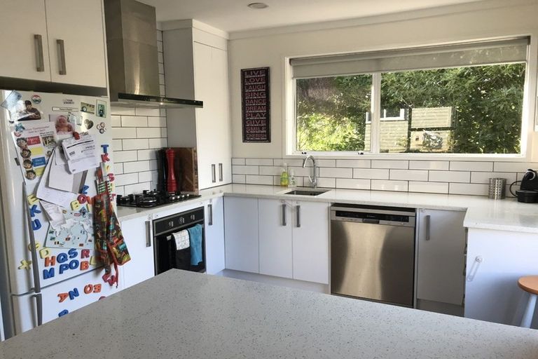 Photo of property in 9a Tahapa Crescent, Meadowbank, Auckland, 1072