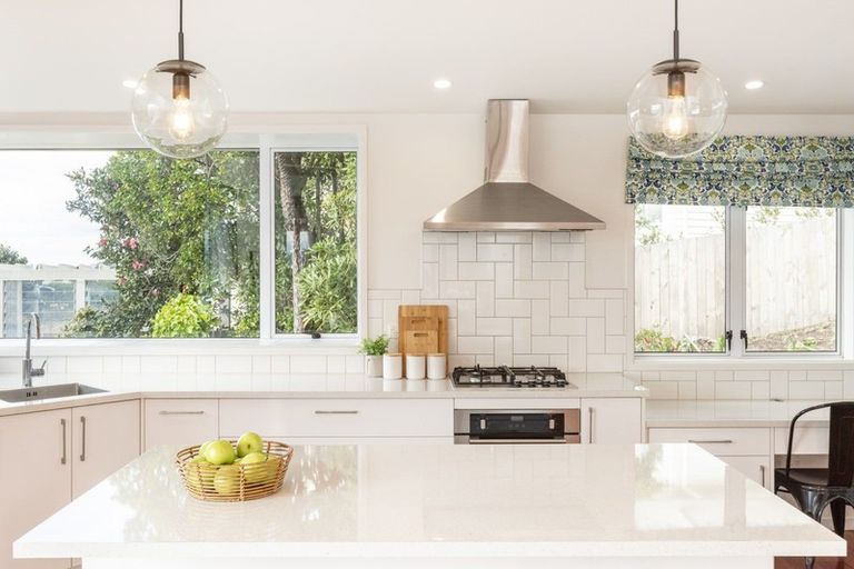 Photo of property in 123 Chaucer Road, Hospital Hill, Napier, 4110