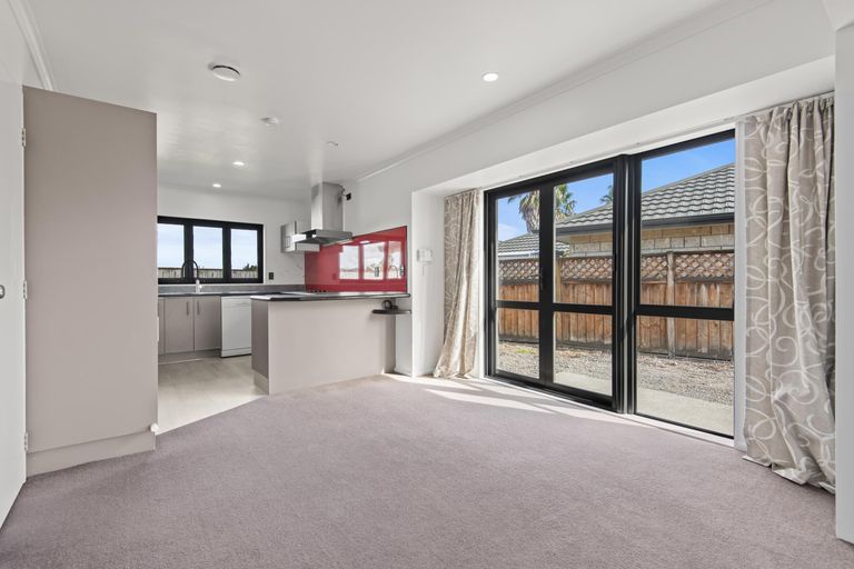 Photo of property in 9 Alpine Grove, Kelvin Grove, Palmerston North, 4414