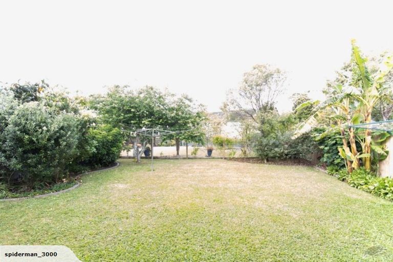 Photo of property in 21 Tudor Road, Henderson, Auckland, 0610