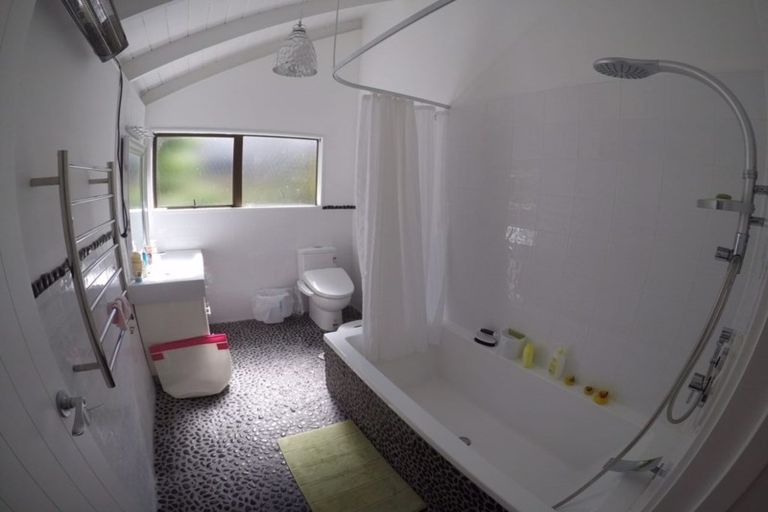 Photo of property in 1126 Whangaparaoa Road, Tindalls Beach, Whangaparaoa, 0930