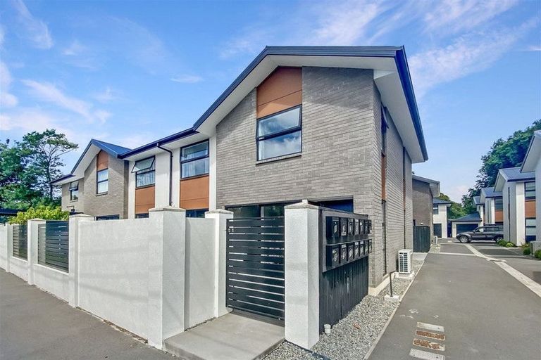 Photo of property in 9 Shingle Street, Sydenham, Christchurch, 8023