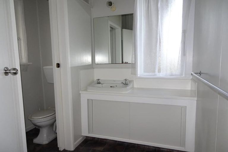 Photo of property in 218 Warwick Road, Mayfair, Hastings, 4122