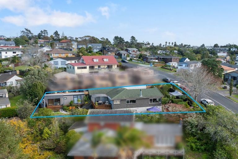 Photo of property in 127 Oaktree Avenue, Browns Bay, Auckland, 0630