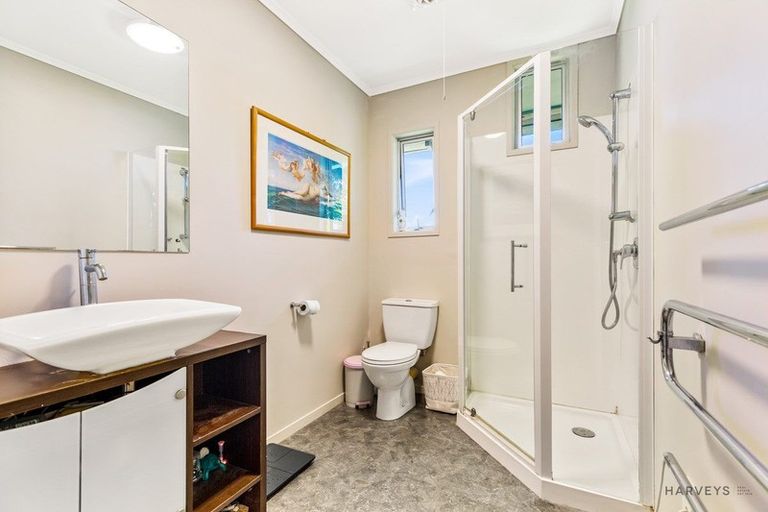 Photo of property in 10 Rangiwai Road, Titirangi, Auckland, 0604