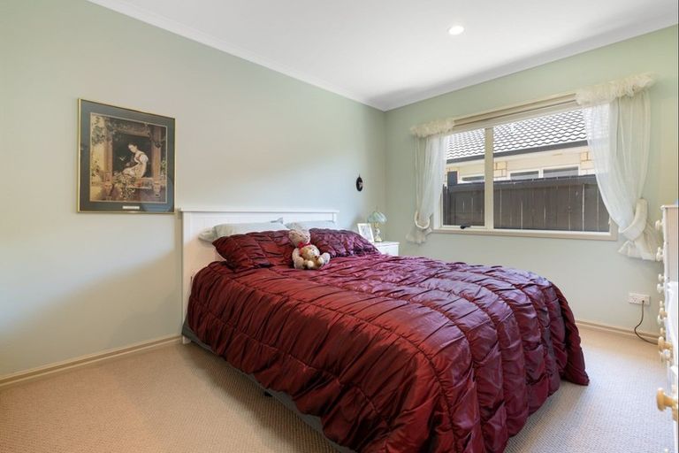 Photo of property in 43 Matene Place, Papamoa Beach, Papamoa, 3118