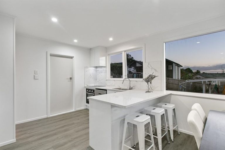 Photo of property in 82b Vodanovich Road, Te Atatu South, Auckland, 0610