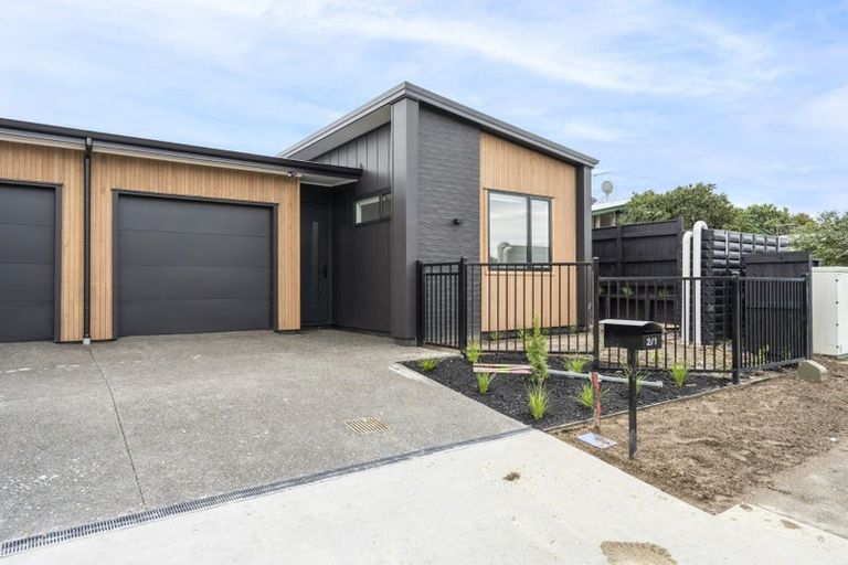 Photo of property in 2/1 Fuchsia Avenue, Pukete, Hamilton, 3200