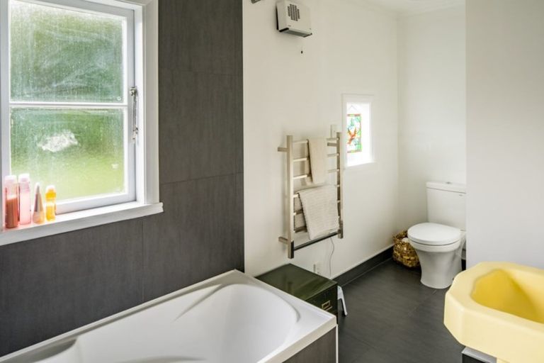 Photo of property in 8 Gordon Road, Plimmerton, Porirua, 5026