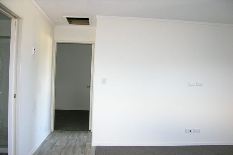 Photo of property in 2/7 Venus Place, Whitby, Porirua, 5024