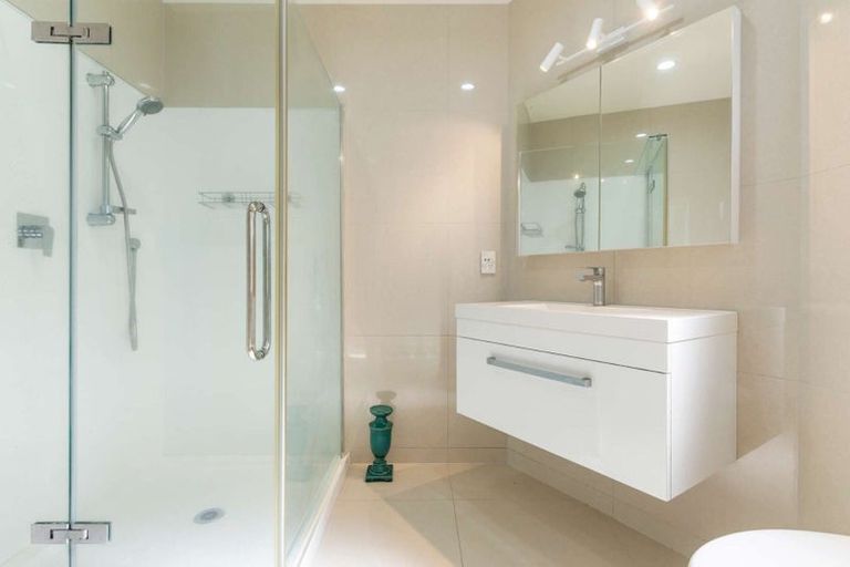 Photo of property in 19 Mayfair Crescent, Mairangi Bay, Auckland, 0630