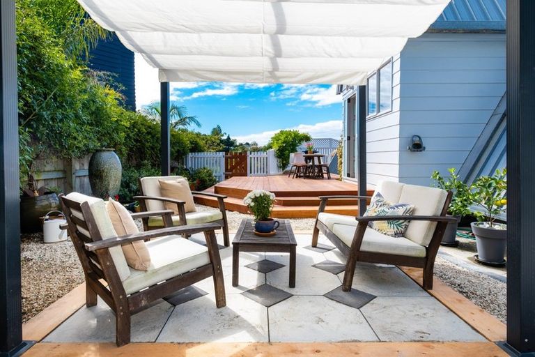 Photo of property in 6 Fitzroy Road, Bluff Hill, Napier, 4110