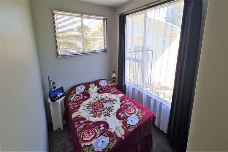 Photo of property in 11 Gibbs Drive, Woodend, 7610