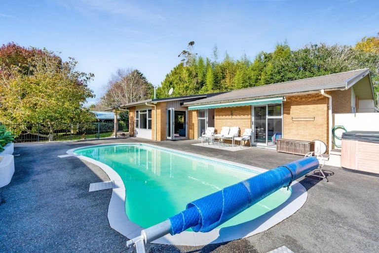 Photo of property in 120 Paraite Road, Paraite, New Plymouth, 4373