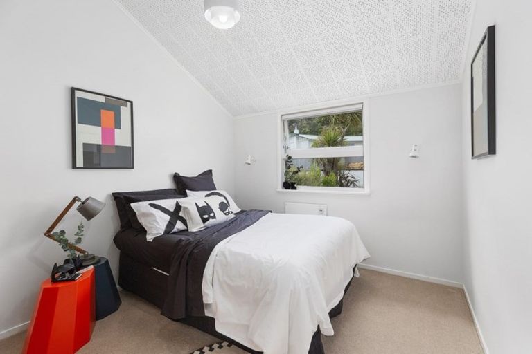 Photo of property in 16 Witham Street, Island Bay, Wellington, 6023