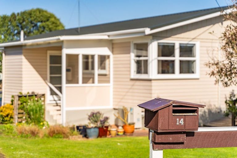 Photo of property in 14 Kelly Street, Baylys Beach, Dargaville, 0377