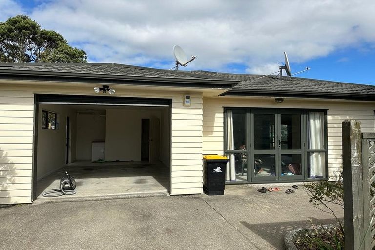 Photo of property in 14a Mexted Terrace, Tawa, Wellington, 5028