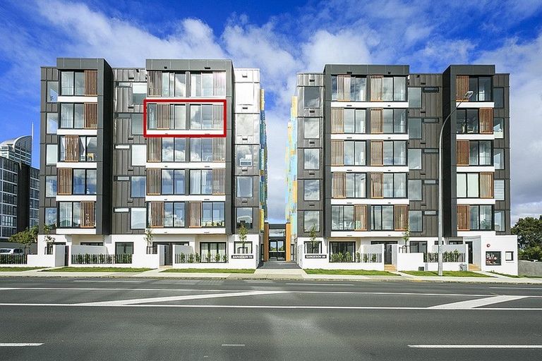 Photo of property in Frank Sargeson Apts, 401/74 Anzac Street, Takapuna, Auckland, 0622