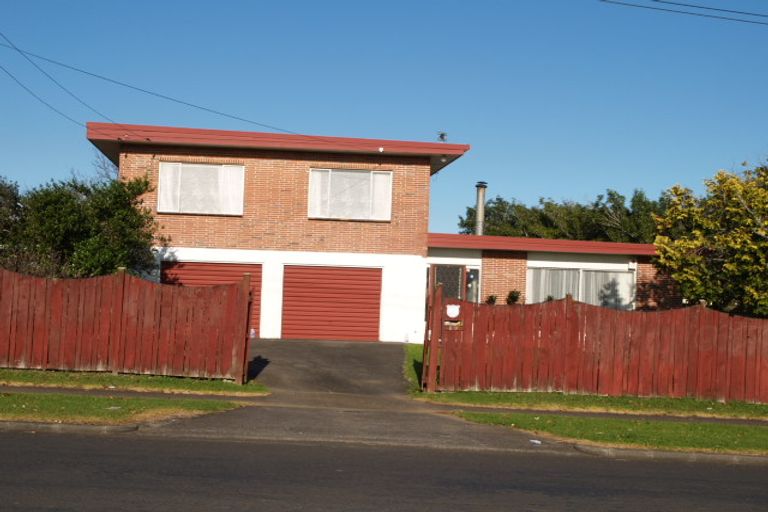 Photo of property in 15 Royton Avenue, Mangere East, Auckland, 2024