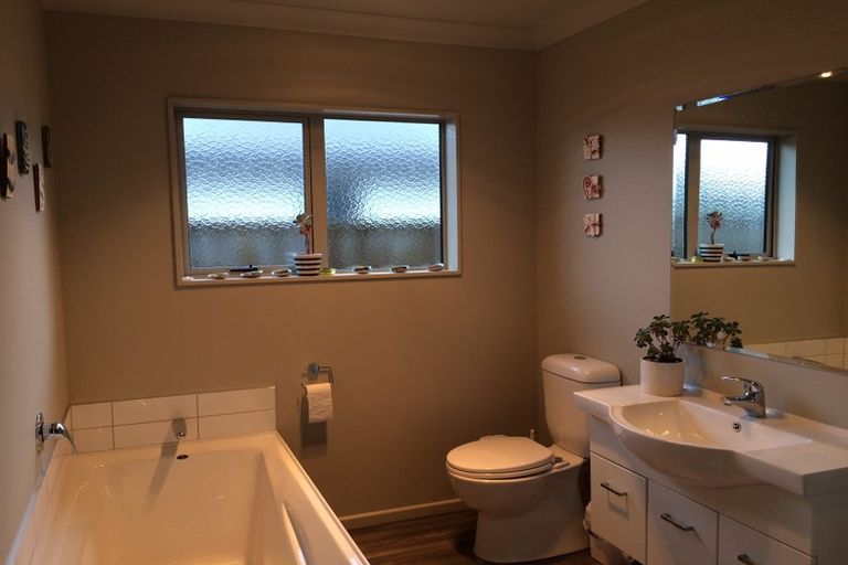 Photo of property in 28 Poppy Watts Grove, Stokes Valley, Lower Hutt, 5019