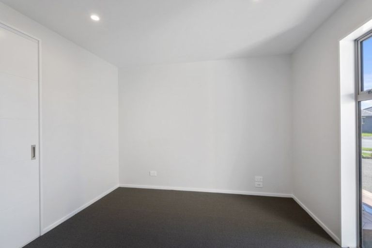 Photo of property in 3 Luxembourg Crescent, Halswell, Christchurch, 8025