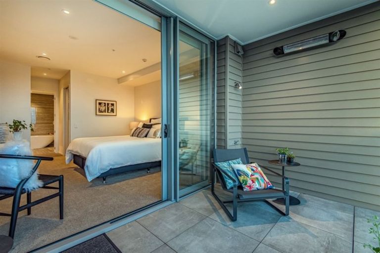 Photo of property in 203/585 Beach Road, Rothesay Bay, Auckland, 0630