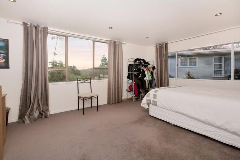 Photo of property in 43 Commodore Drive, Lynfield, Auckland, 1042