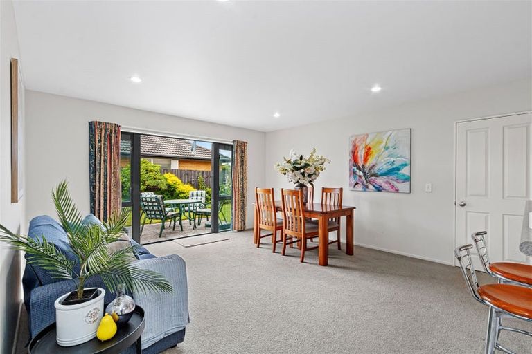 Photo of property in 531a Harewood Road, Harewood, Christchurch, 8051