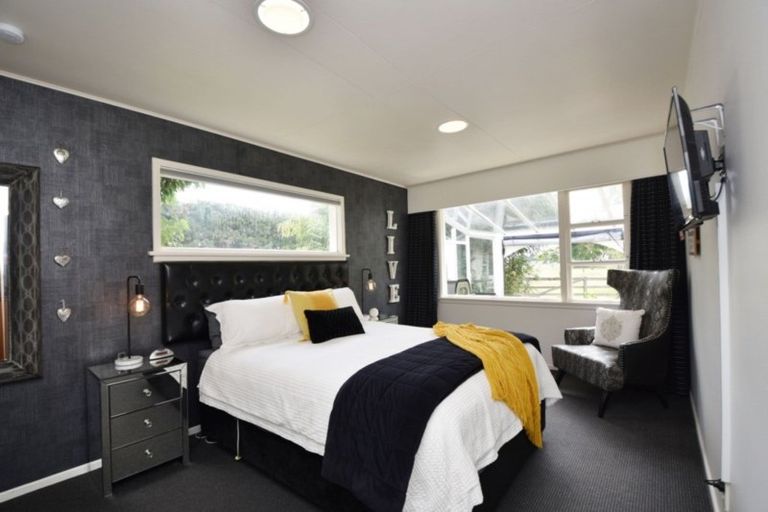 Photo of property in 42 Ferry Road, West Plains, Invercargill, 9879