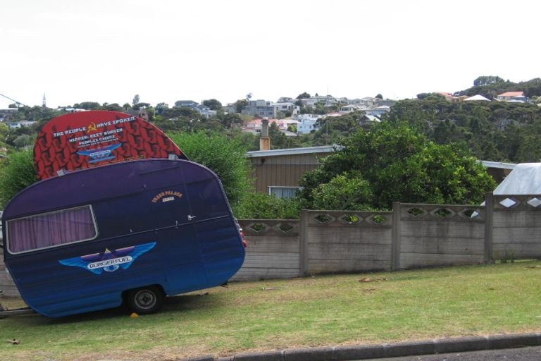 Photo of property in 95 Island Bay Road, Beach Haven, Auckland, 0626