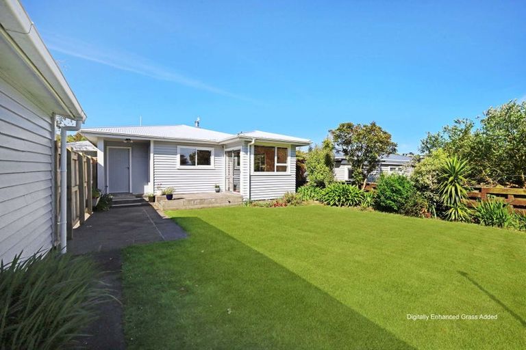 Photo of property in 9 Whakawhiti Street, Marfell, New Plymouth, 4310