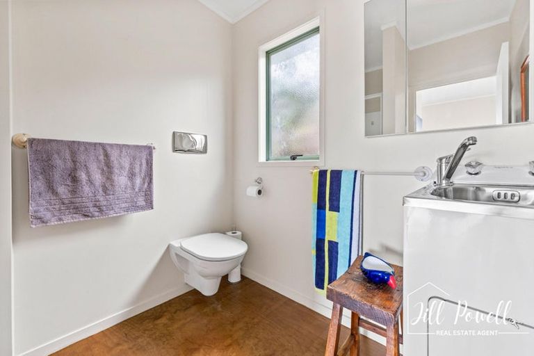 Photo of property in 13 Moana Road, Tinopai, 0593