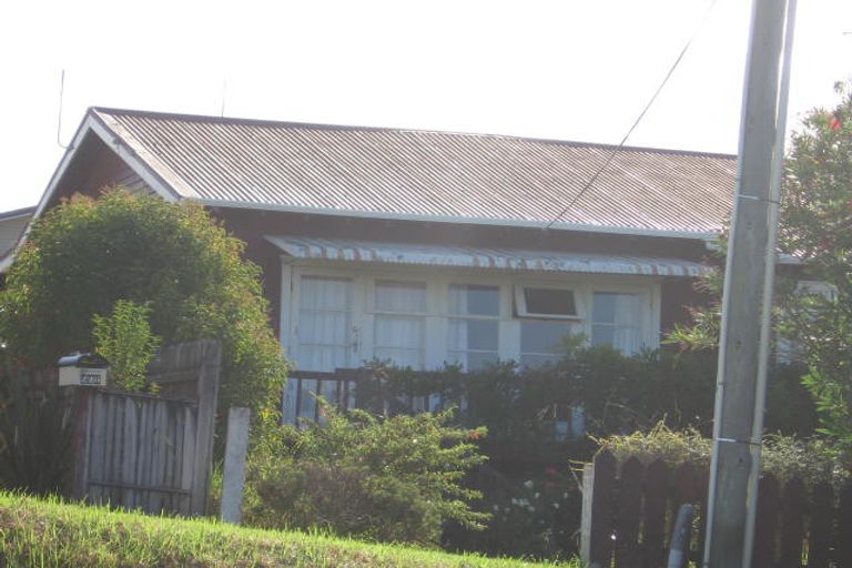 Photo of property in 2/228 Beach Road, Campbells Bay, Auckland, 0630