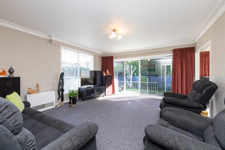 Photo of property in 64 Nevada Drive, Merrilands, New Plymouth, 4312