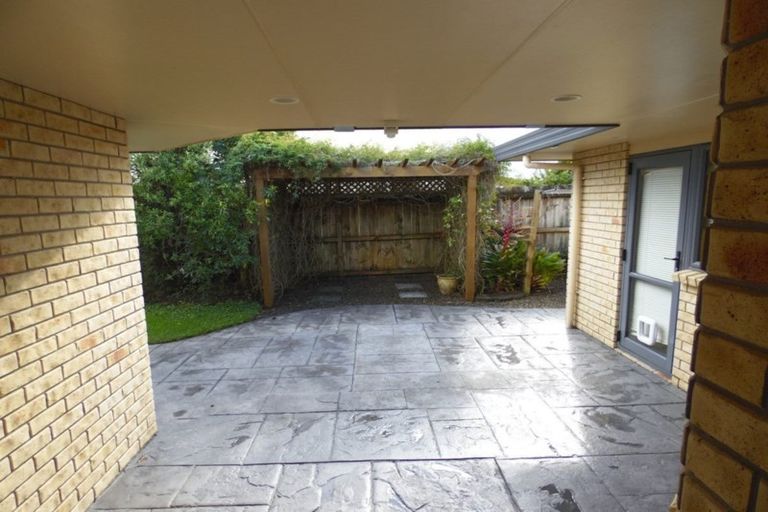 Photo of property in 18 Brittany Drive, Henderson, Auckland, 0612
