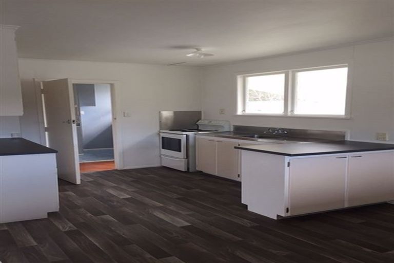 Photo of property in 48 Lauderdale Road, Birkdale, Auckland, 0626