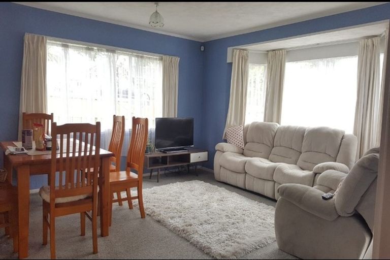 Photo of property in 1/5 Tirimoana Road, Te Atatu South, Auckland, 0602
