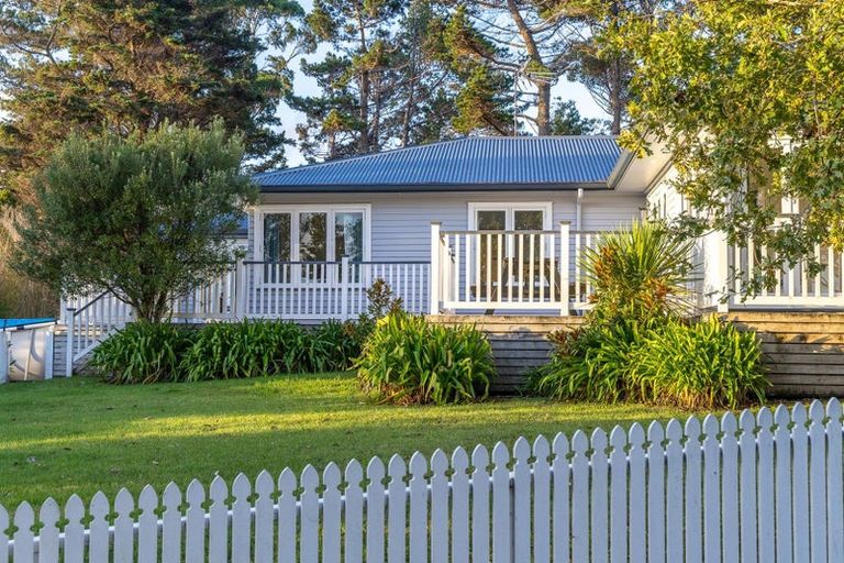 Photo of property in 603 Peak Road, Helensville, 0875