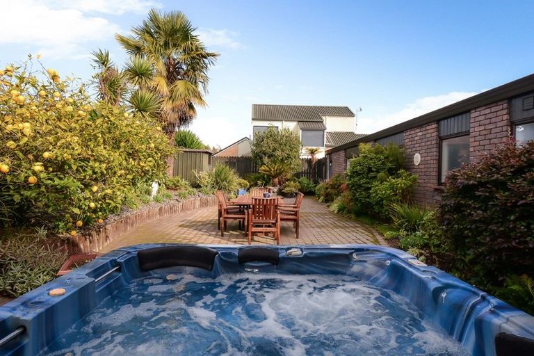 Photo of property in 34 Madill Road, St Andrews, Hamilton, 3200